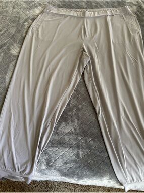 Susan Graver Light Gray Straight Leg Liquid Knit Pants